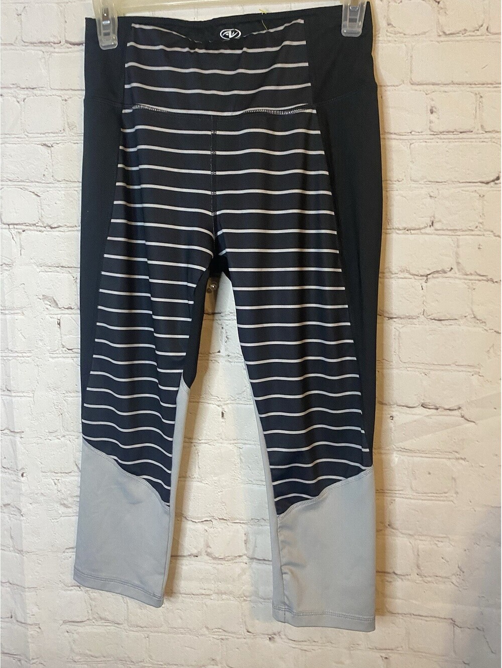 AthleticWorks Driworks Capri Leggings B/W Stripe Size S 4-6